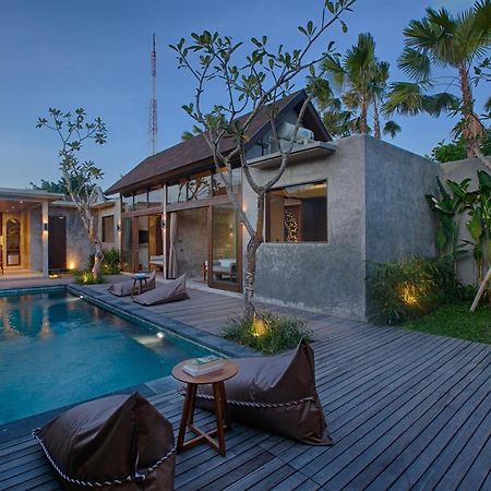 Taman Dharmawangsa Suites 누사두아 외부 사진